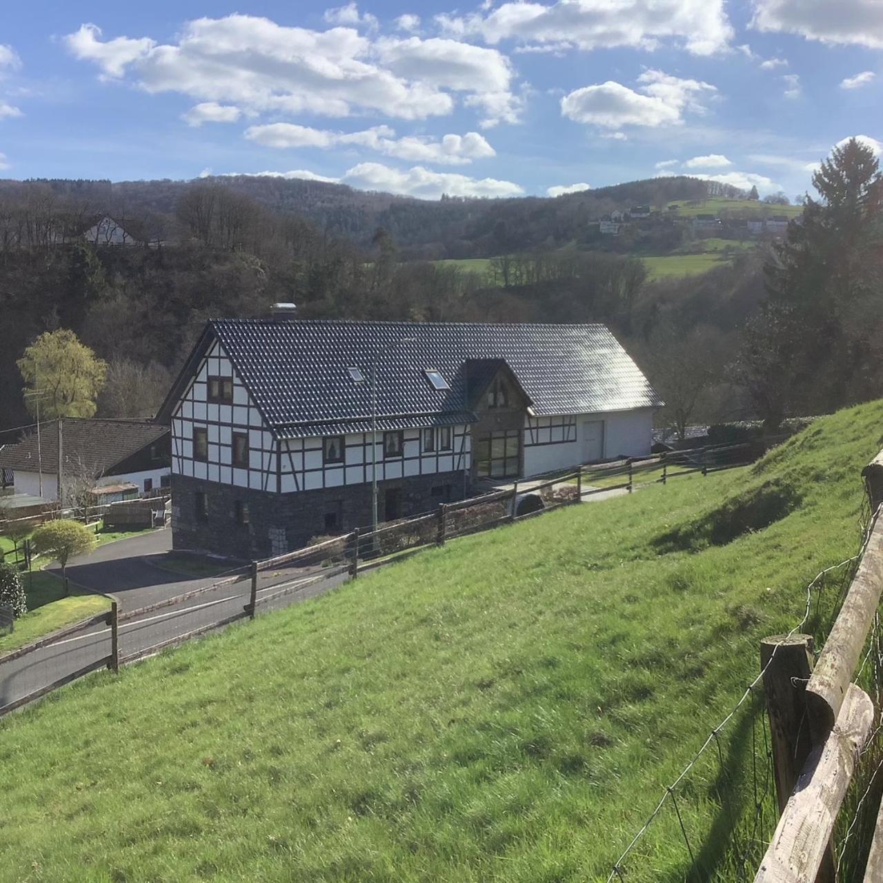 Berg Blick Eifler Bauernhaus Modern Restauriert Simmerath Exterior foto